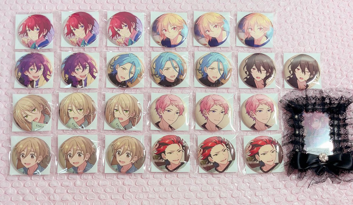 Ibrchan_'s tweet photo. 𓊆 交換 譲渡 𓊇
あんスタ フィーチャー 2 2022 summer 缶バッジ

譲⇒Idol￤なずな4 奏汰13(3) 創13(2) 燐音8 友也13 宗13 藍良13 零10
       Casual￤司3 なずな3 マヨイ2 HiMERU3 零2 藍良3 宗3 友也3 紅郎3

求め⇒茨(i＞c)￤画像4枚目￤定価(＋送料)

⇒ https://t.co/DZgPgColNu