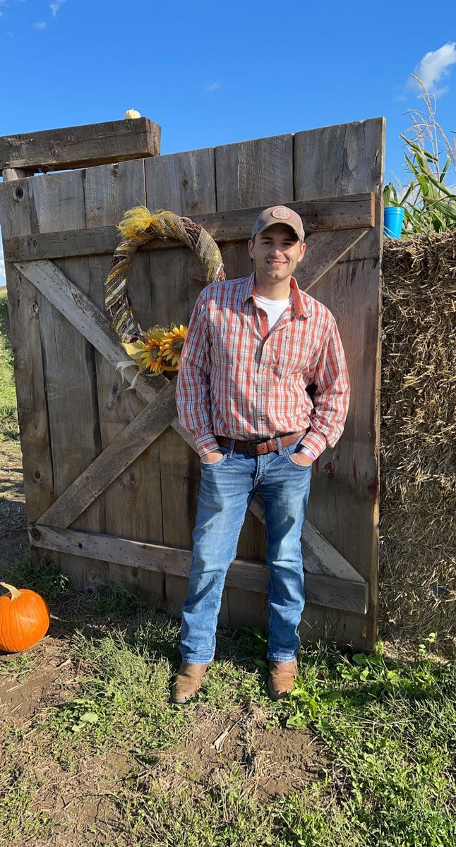 blueump22's tweet image. I want to wish Triston a Happy 25th Birthday today!!  Love You Son and so very Proud of you!!!