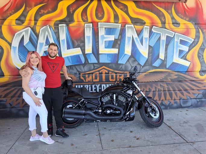 Caliente Harley tweet media