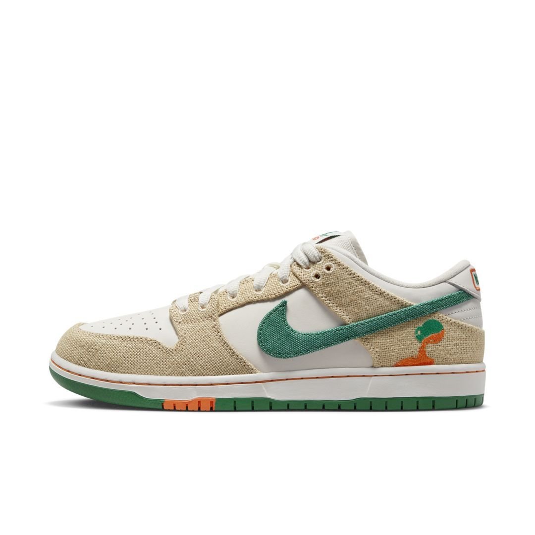 TheSiteSupply's tweet photo. Official Images: Jarritos x Nike SB Dunk Low 🌶️ https://t.co/Wyl5xSEfl3 https://t.co/rixEANQcfa