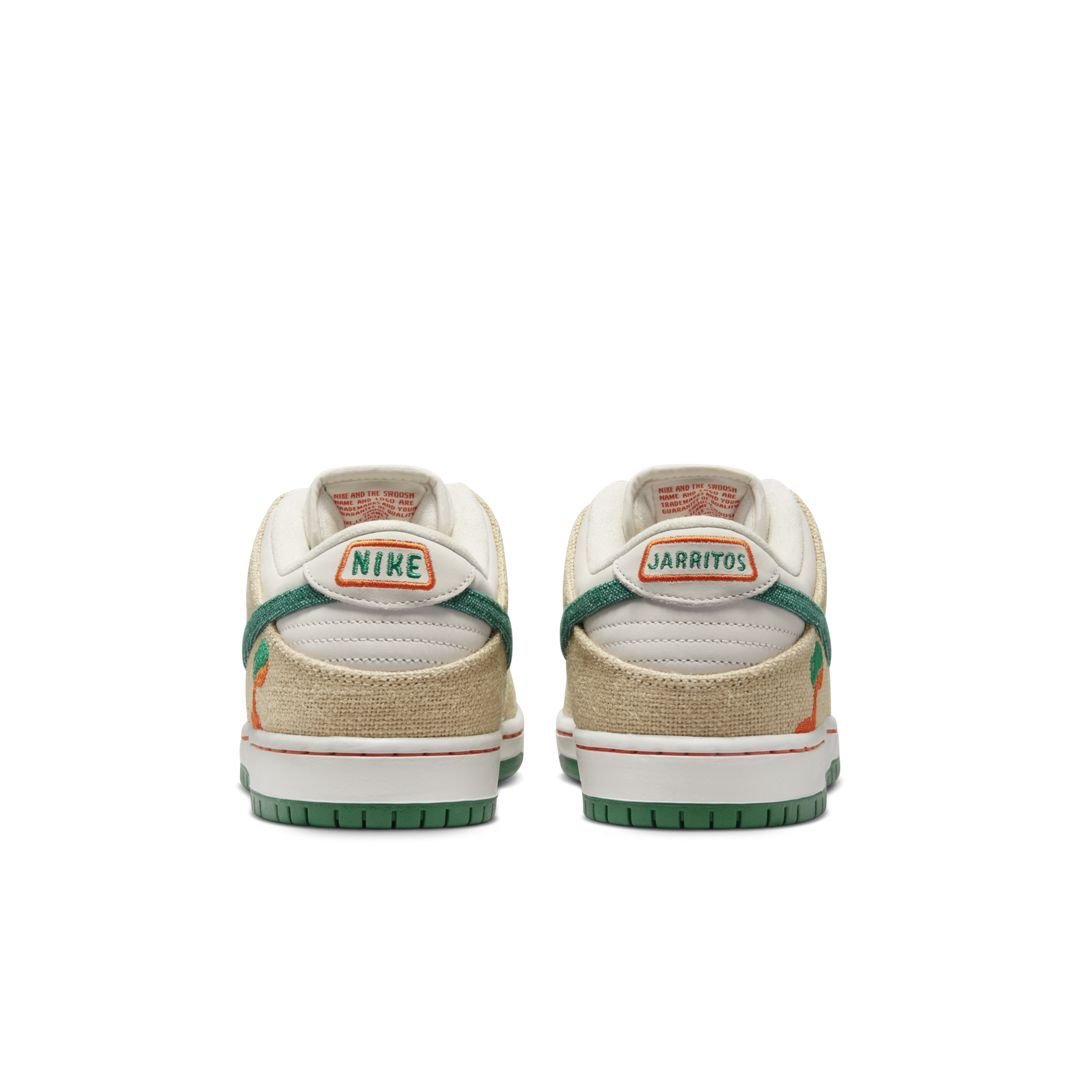 TheSiteSupply's tweet photo. Official Images: Jarritos x Nike SB Dunk Low 🌶️ https://t.co/Wyl5xSEfl3 https://t.co/rixEANQcfa