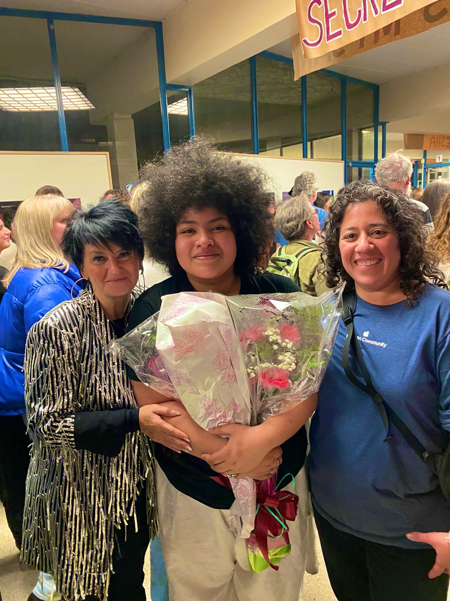 Anji Gillespie 💫 tweet media