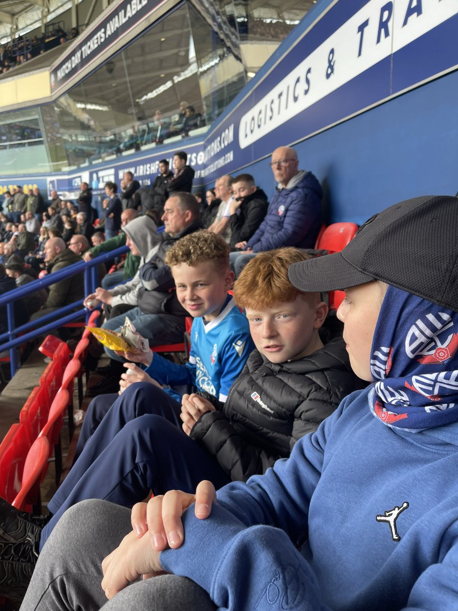 mossbankjfc's tweet photo. #MossBankJFC thanks for the complimentary tickets @OfficialBWFC and @OfficialBBDFL ⚽️ #COYWM #upthebank great gesture from our local hometown football club and supported by our local league 👏👏 https://t.co/p6ROex8007