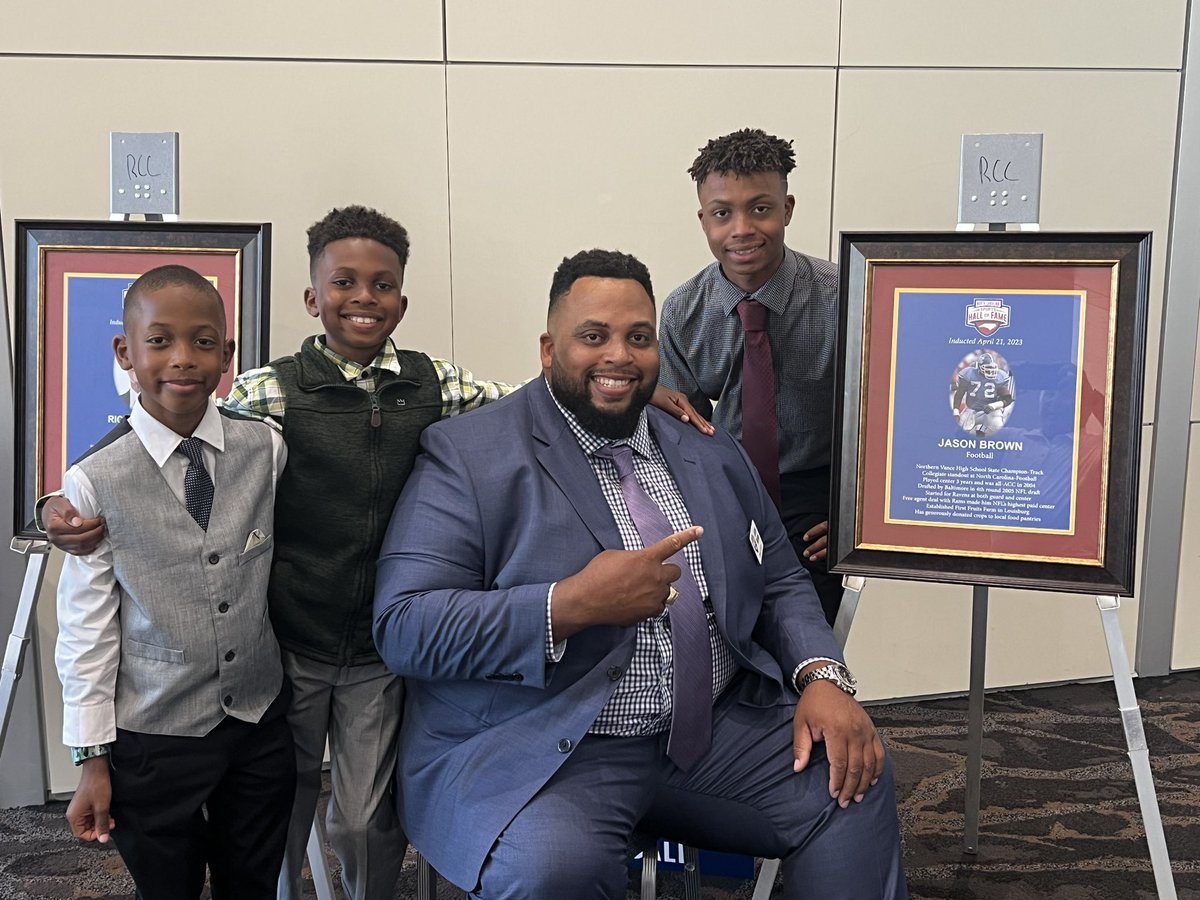 WiseFarmerBrown's tweet photo. Ranging from my parents, siblings, wife, children, family members, coaches, friends, teammates, etc.  You know who you are and I thank you! I love you! I am forever grateful!  Thank you to the North Carolina Sports Hall of Fame and Museum for this tremendous honor! https://t.co/MGtxfSrUL5
