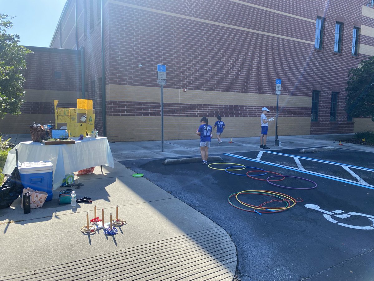 What a great Saturday! Thank you to all of the amazing volunteers who showed up to help clean the campus!