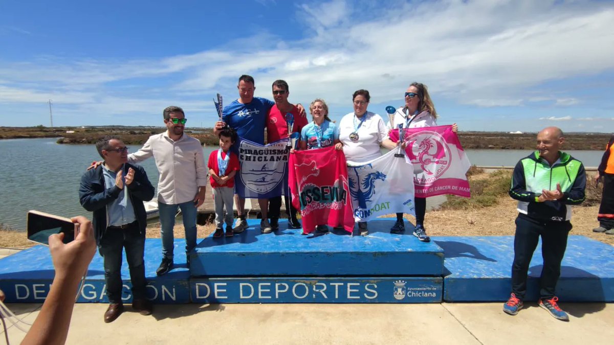 Fandpiraguismo's tweet photo. El @2011CDPCHICLANA triunfa 🏆 en casa y se hace con el Cto. Andalucía de Barco Dragón 🛶🐲 2000m. 

🥈 @RCLabradores
🥉 C.D.P. Sevidragon
4️⃣ @CPT_oficial
5️⃣ @malagadragonbo1

🏆Mejor Palista ➡️ J. Vera
🏆Mejor Timonel ➡️ M. Mendoza

@DeporteAND
@deportechiclana
@ayto_chiclana https://t.co/UFG3XEKqgd