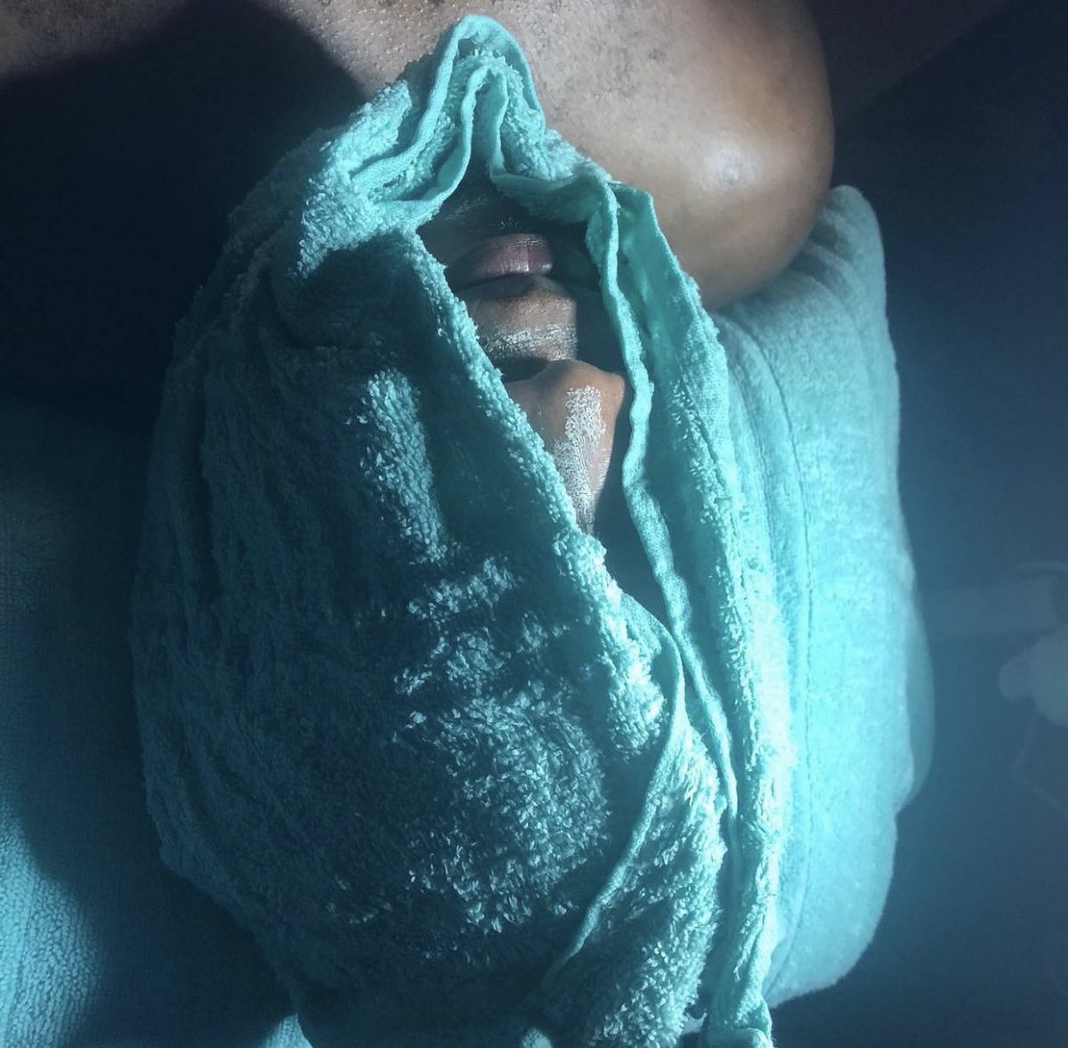 CannaBSpa's tweet photo. Infused mask and warm towel does it every time โจโจ
#cbdatl #atlanta #cbdspa #atlantaspa #420 #blackowned #cbdbenefits #cbdinfused #cannabisfacial #hemp #esthetician #atlesthetician #cbdesthetics #dopeskin #naturalskincare #cannabiscommunity #skincarecommunity #spaday https://t.co/aI2WwNeg1q