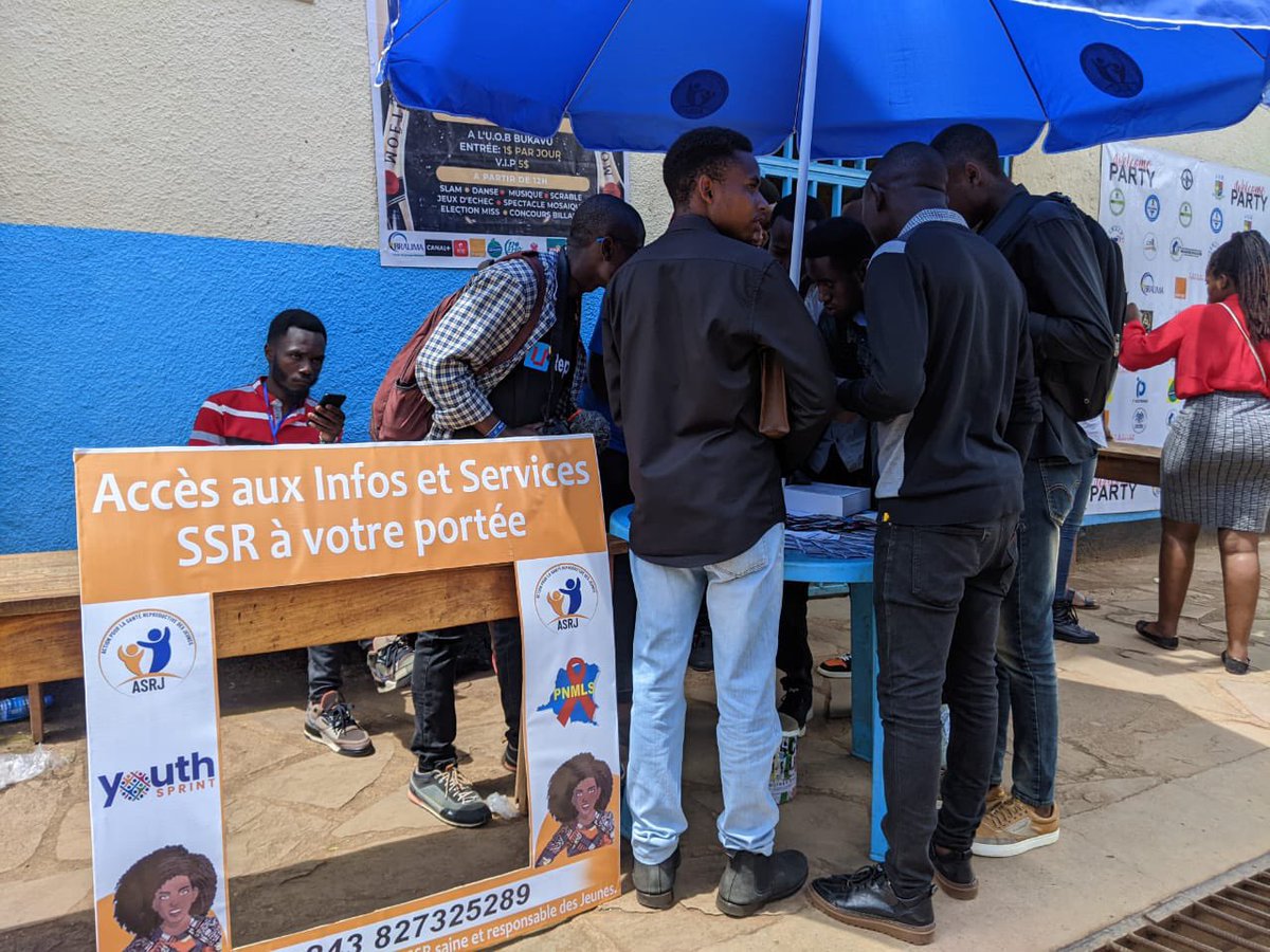 Asrjrdcongo's tweet photo. Lors ce que les jeunes ne sont pas informés, ils se désinforment entre eux. 

Profitant de la cérémonie d’accueil de nouveaux à l’#UOB, @Asrjrdcongo a organisé une sensibilisation universitaire pour préserver les nouveaux étudiants de toute désinformation sur la #SSR. https://t.co/wtKnBincGv