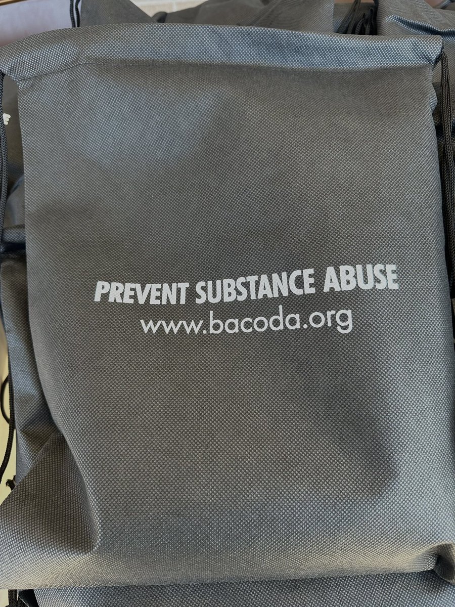 PasadenaPDTX's tweet photo. Our DEA Pill Take Back is happening now! Bring your old, expired, or unused medications and drop them off, so they can be properly disposed of. No sharps will be accepted. We will be at the Walgreens (Spencer Hwy. @ Burke) until 2 pm. #pilltakeback https://t.co/gXauzDmzXP