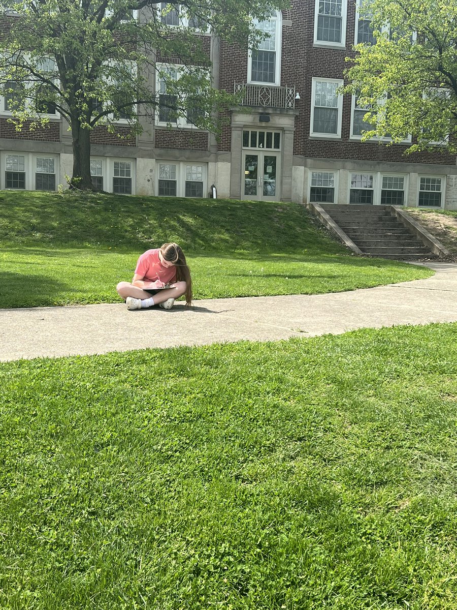 We wrote “small” today in itime. Students picked one thing outside and wrote with detail. This is always a fun activity! The sunshine isn’t bad either. <a href="/BIS_principal/">Berry Principals</a> <a href="/LCS_BC/">Lebanon City Schools</a>