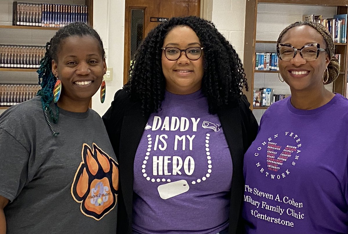 ReidRossCougars's tweet photo. The @ReidRossCougars’ staff and students celebrated our military students this week. #Student2Student #PurpleUp 💜💜 https://t.co/XqWL0dfVjW