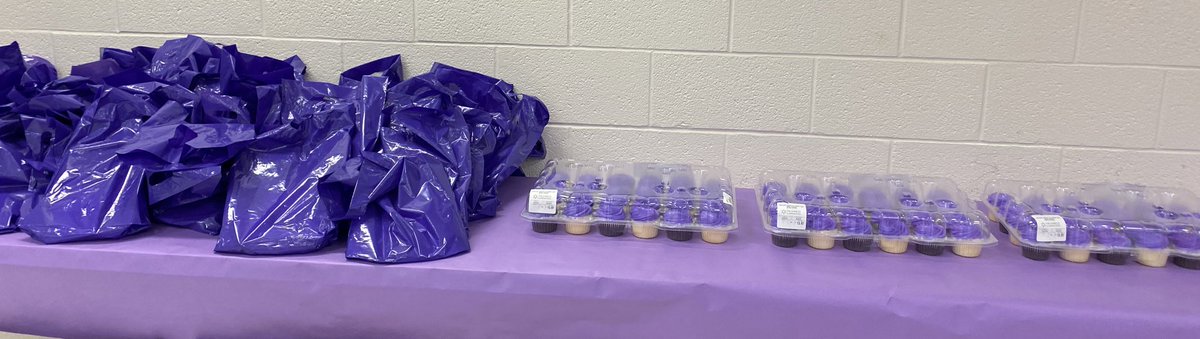 ReidRossCougars's tweet photo. The @ReidRossCougars’ staff and students celebrated our military students this week. #Student2Student #PurpleUp 💜💜 https://t.co/XqWL0dfVjW