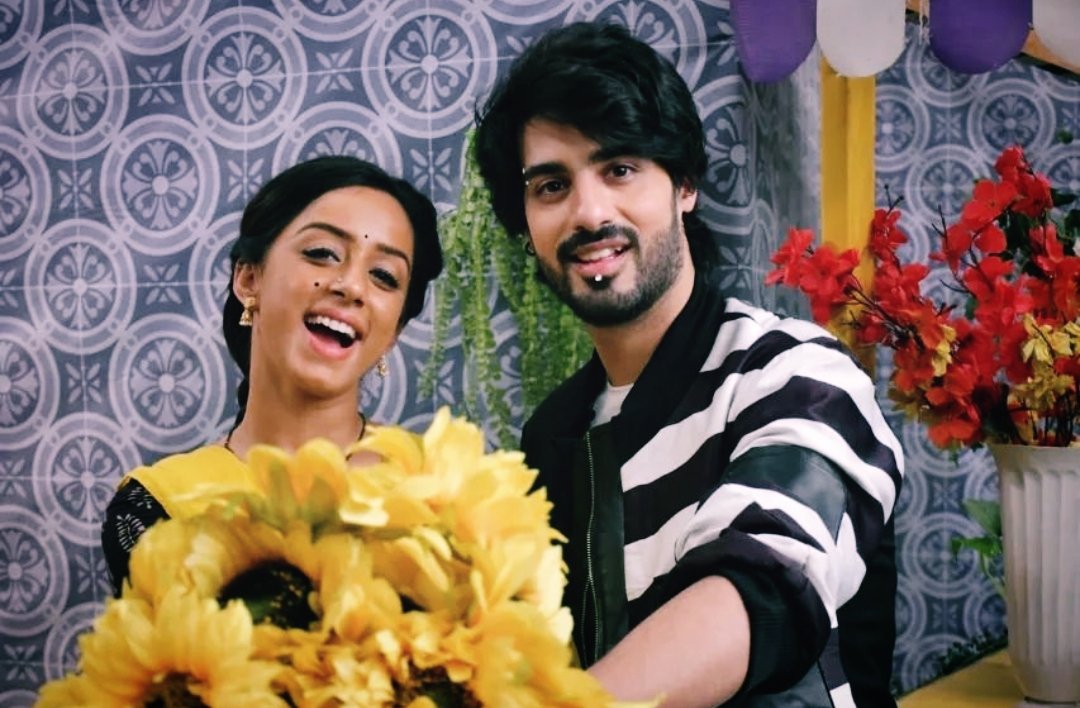 Hourly_AbrarGun's tweet photo. -- 22 April 2023 -- ✨️❤️🧿

#YehHaiChahatein #RuSha #NayAt #AbrarGun https://t.co/5sWXhHoSSV