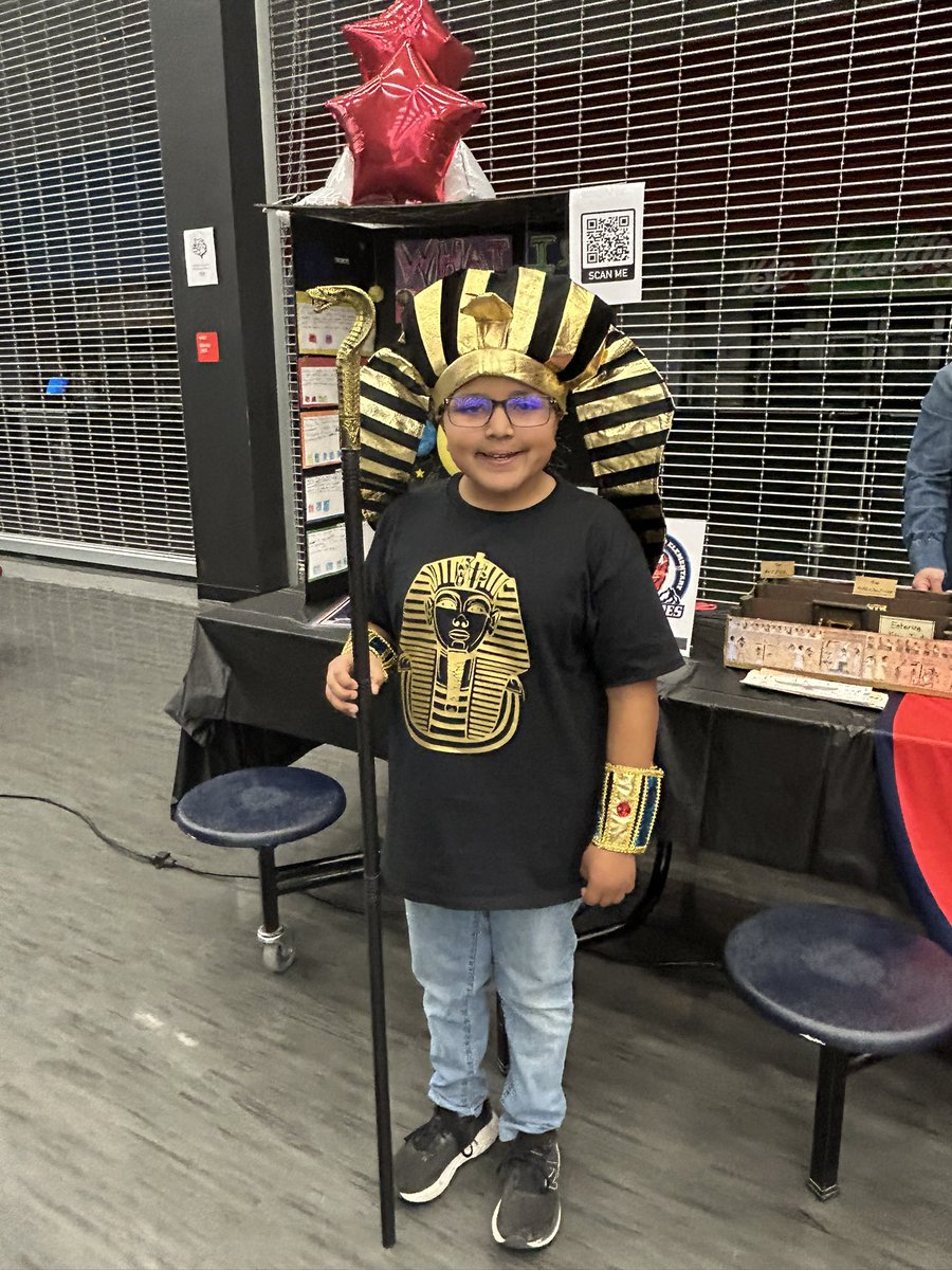 JFCarrasco_JCE's tweet photo. Our #TeamSISD GT Showcase is underway! Our #JCEbuffaloes are ready to present! Thank you to our wonderful GT coordinating team for all their hard work &amp; dedication! https://t.co/189ToZVduh