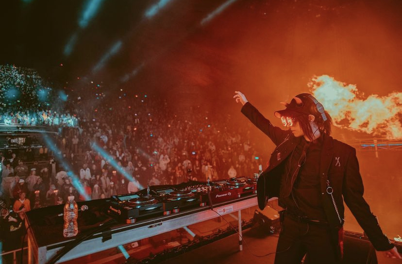 arcane_lights's tweet photo. Rezz makes her return to Ubbi Dubbi today! Who's going to be there??
#arcanelights #arcanegoggles #rezzgoggles #rezz #festivalfashion #festivalaccessories #musicfestival #ravetech #arcanecatears #flowtoys #flowart #dancemusic #festival #ubbidubbi https://t.co/r9AaBp9voZ
