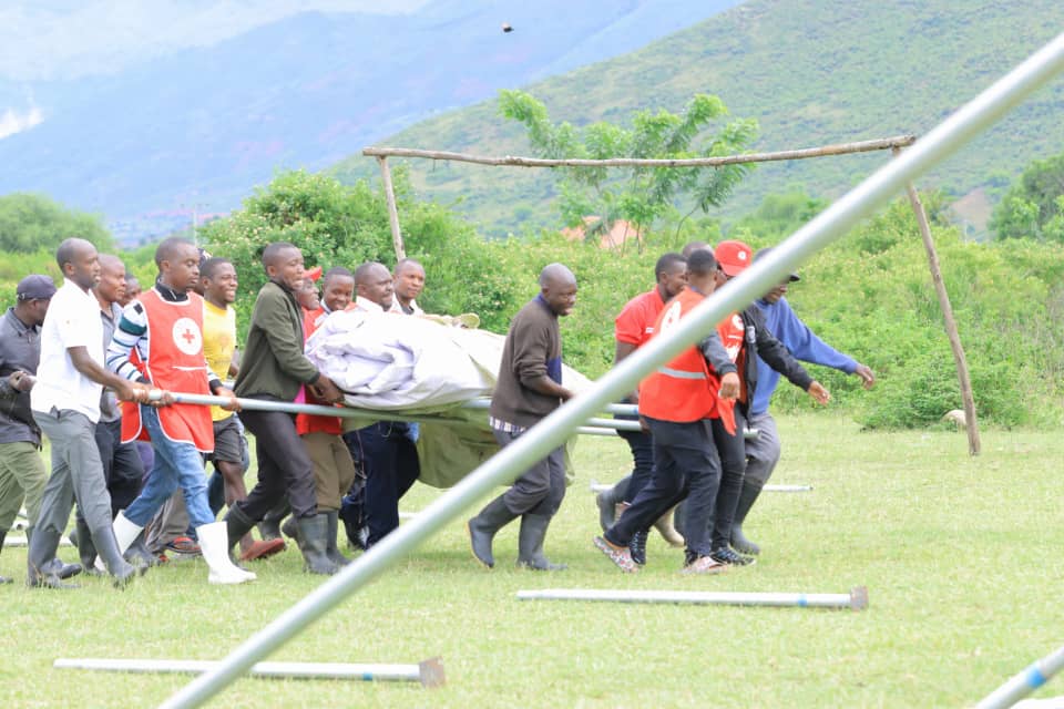 UgandaRedCross's tweet photo. “We’re the first National Society in Africa to adopt the emergency shelter as a mechanism of responding to disasters. These temporary shelters can each host up to 200 people. We do this during emergencies.“ @DrBrianBilalK - URCS Director Disaster Risk Management https://t.co/MdbeybOoDb