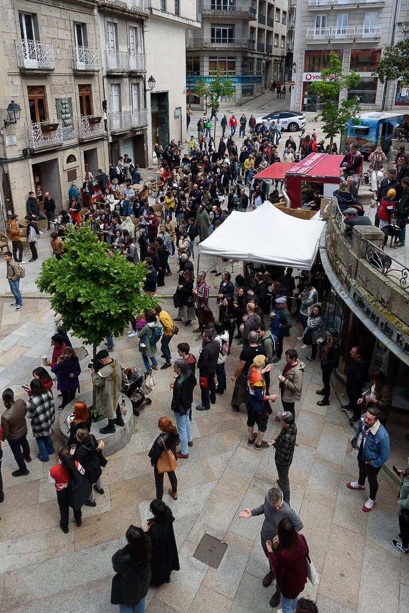 📷Fantástico ambiente en la sesión vermú con los conciertos de la #OurenseICCWeek