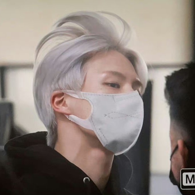 murmureje's tweet photo. 上帝的珠宝掉落一地，所以我看见满天繁星和你的眼睛
#똑똑_제노생일이에요잇
#Our_BirthdayBoy_JENO 
#HAPPYJENODAY https://t.co/1oKLHb8Ljp