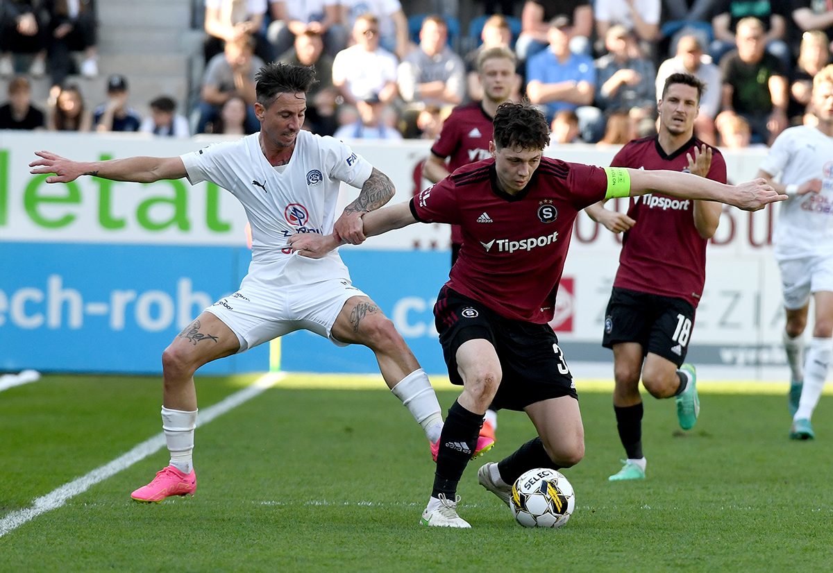 1_FCS's tweet photo. Jdeme do druhé půle, po té první vedeme 1:0!
46' | #zaslovacko | #sloacs 1:0 https://t.co/Ze7329owfL