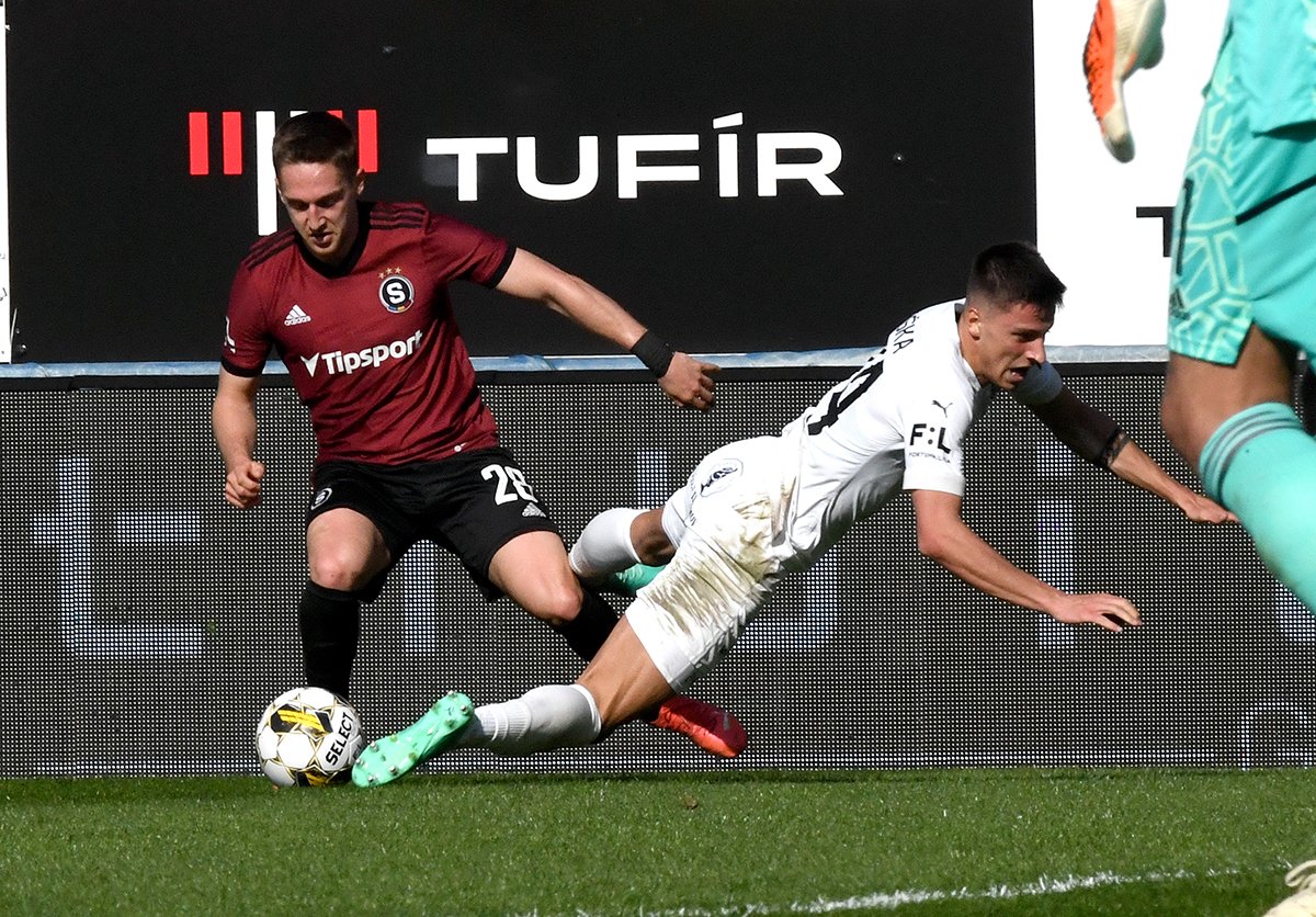 1_FCS's tweet photo. Jdeme do druhé půle, po té první vedeme 1:0!
46' | #zaslovacko | #sloacs 1:0 https://t.co/Ze7329owfL