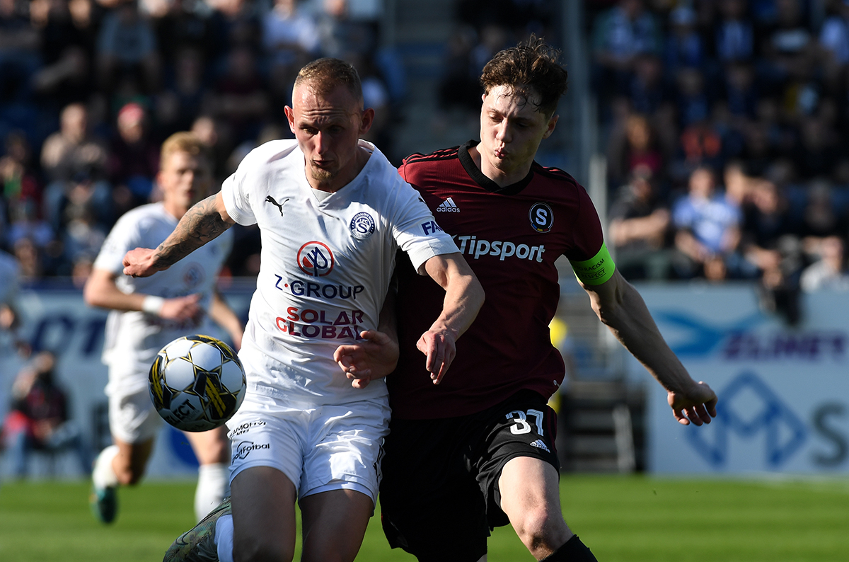 1_FCS's tweet photo. Jdeme do druhé půle, po té první vedeme 1:0!
46' | #zaslovacko | #sloacs 1:0 https://t.co/Ze7329owfL