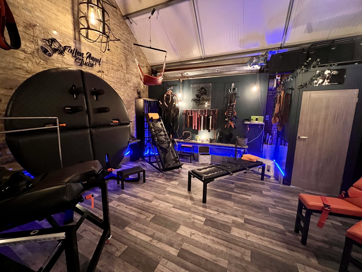 Abit of a blog, not the normal fare an extra one for those with time to read.....although this one is picture rich so not too much reading to do
medical-mistress.co.uk/2023/04/22/the…