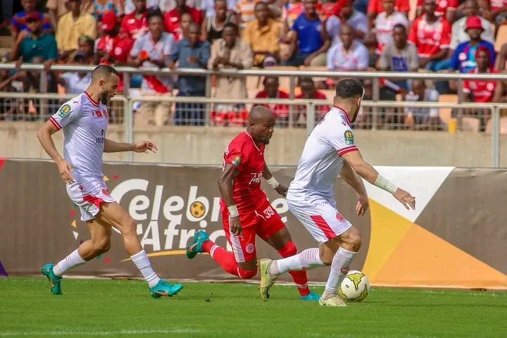 koncept_tv's tweet photo. FT : Simba SC 1-0 Waydad Casablanca
⚽ Jean Baleke
Simba wameanza vyema mchezo wao kwanza wa Robo Fainali ya Ligi ya Mabingwa barani Afrika kwa kuwafunga Mabingwa watetezi wa Michuano hiyo, goli 1-0 katika uwanja wa Benjamin Mkapa, Dar es Salaam. #TotalEnergiesCAFCL #SSCWAC https://t.co/DdBTmGca2o