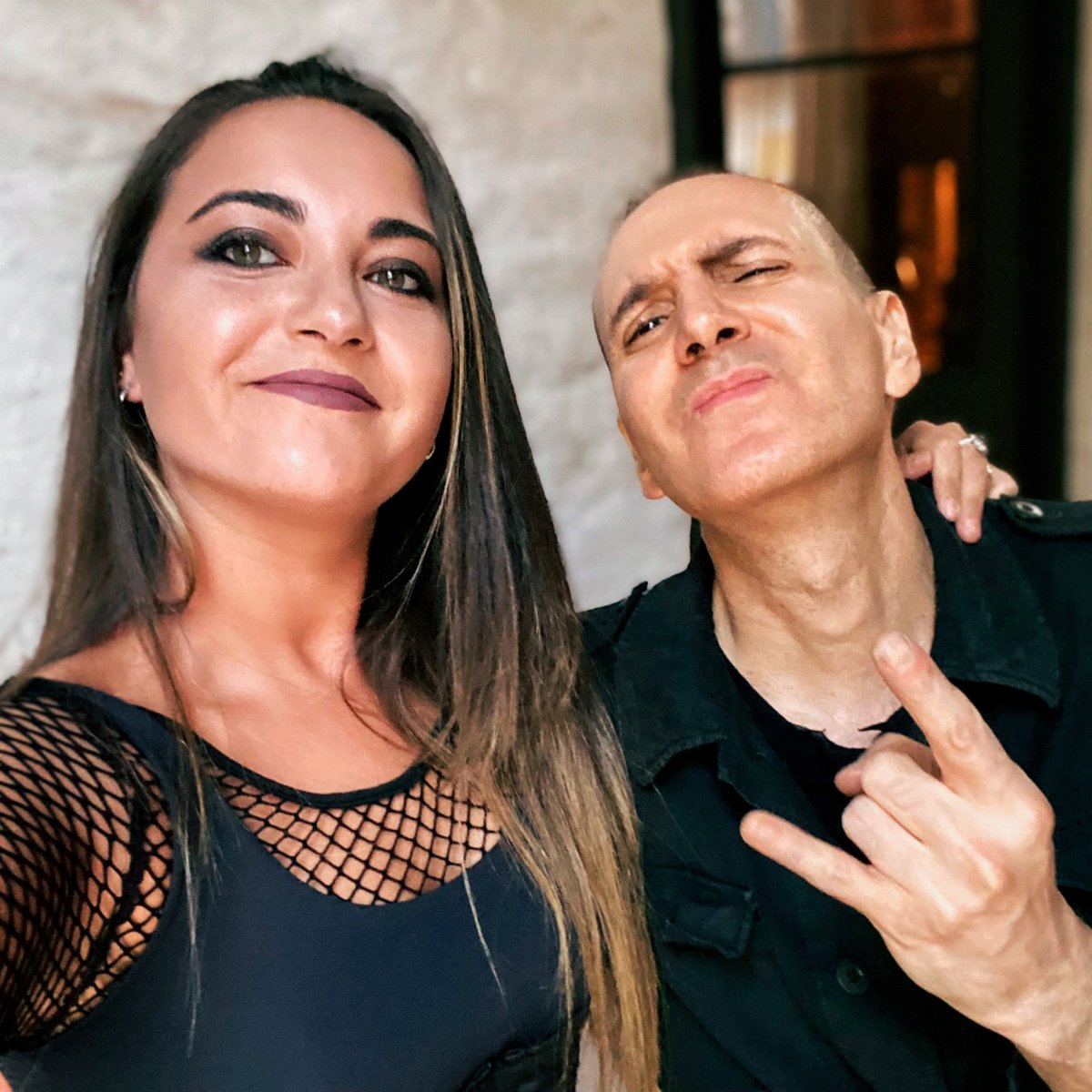 FIXION_tw's tweet photo. ✈️¡Saludamos a Gise en su viaje hacia tierras europeas!! Ha sido un placer contar con ella en los vocales femeninos de FIXION 🔥 En un futuro las puertas estarán abiertas para volver a rockear a lo grande 🤘
#fixion #metal #viaje #españa #uruguay #femalevocals #singer #gothic https://t.co/ckdLE0IGCB
