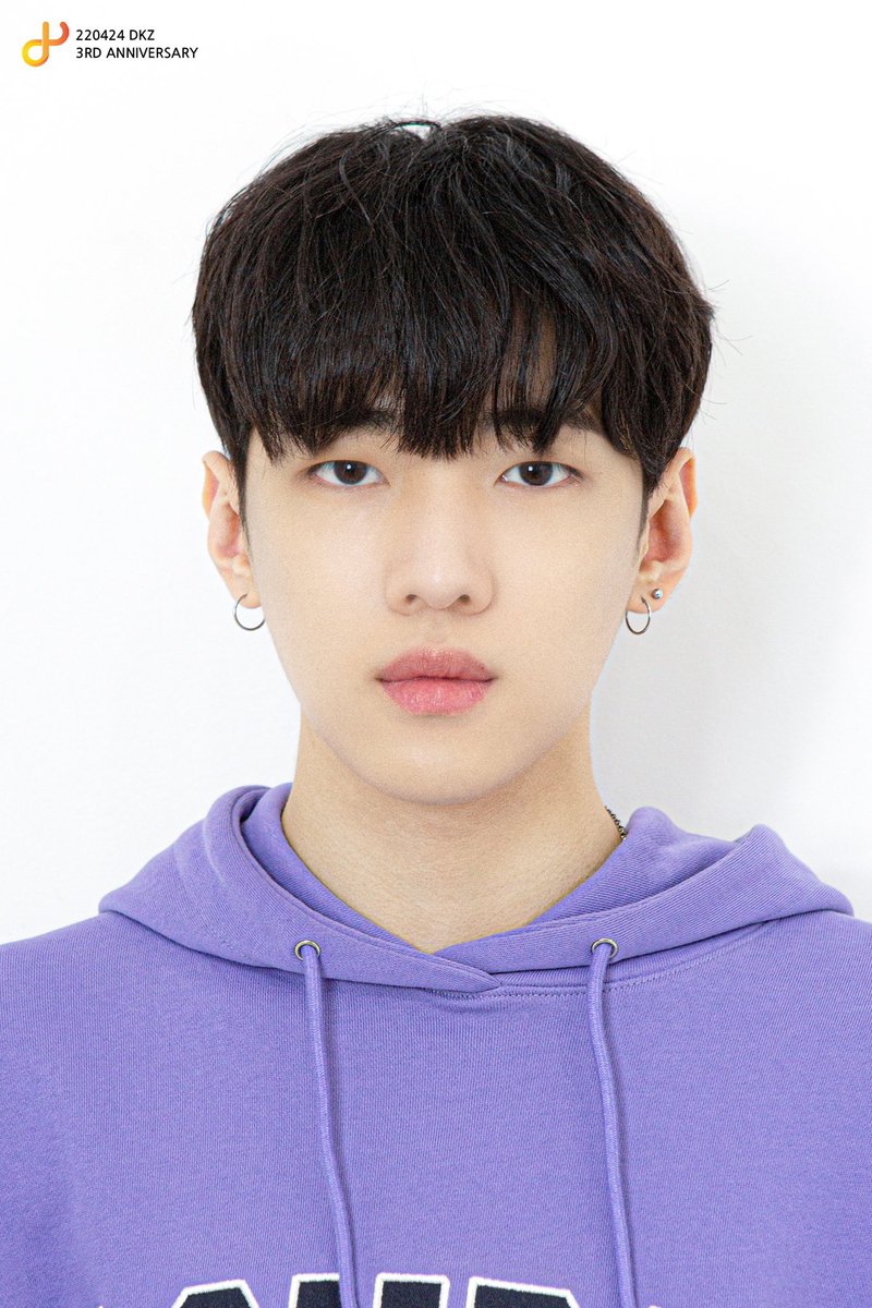 timetoJC's tweet photo. 220423 공식 트위터 #재찬

#박재찬 #JAECHAN #DKZ #디케이지 https://t.co/CypsDObx1Z