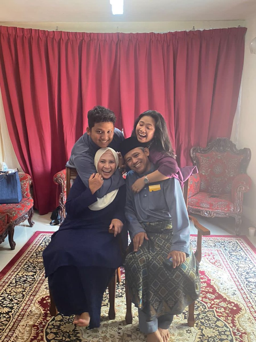 tashashot's tweet photo. My fam decided to forgo the studio-like raya shoots or OOTDs this year 😂😂😂

SHRMZB from my crazy fam to yours xx https://t.co/e3VsEACKqy