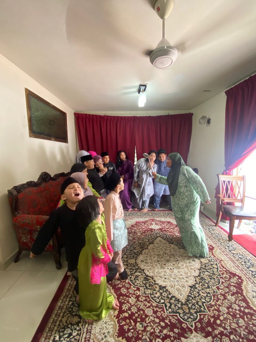 tashashot's tweet photo. My fam decided to forgo the studio-like raya shoots or OOTDs this year 😂😂😂

SHRMZB from my crazy fam to yours xx https://t.co/e3VsEACKqy