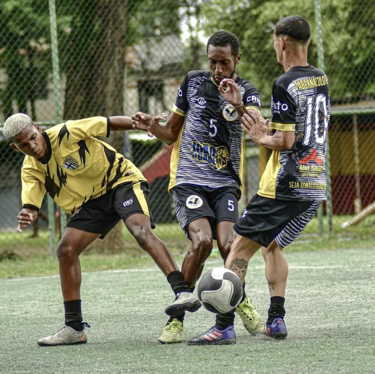 K11_Martins3's tweet photo. Quanto mais difícil é a vitória, maior é a felicidade de ganhar.🙅🏾‍♂️🫶🏽⚽💛🖤 Te amo @ParmaFC11 https://t.co/1mqlJKd1fk