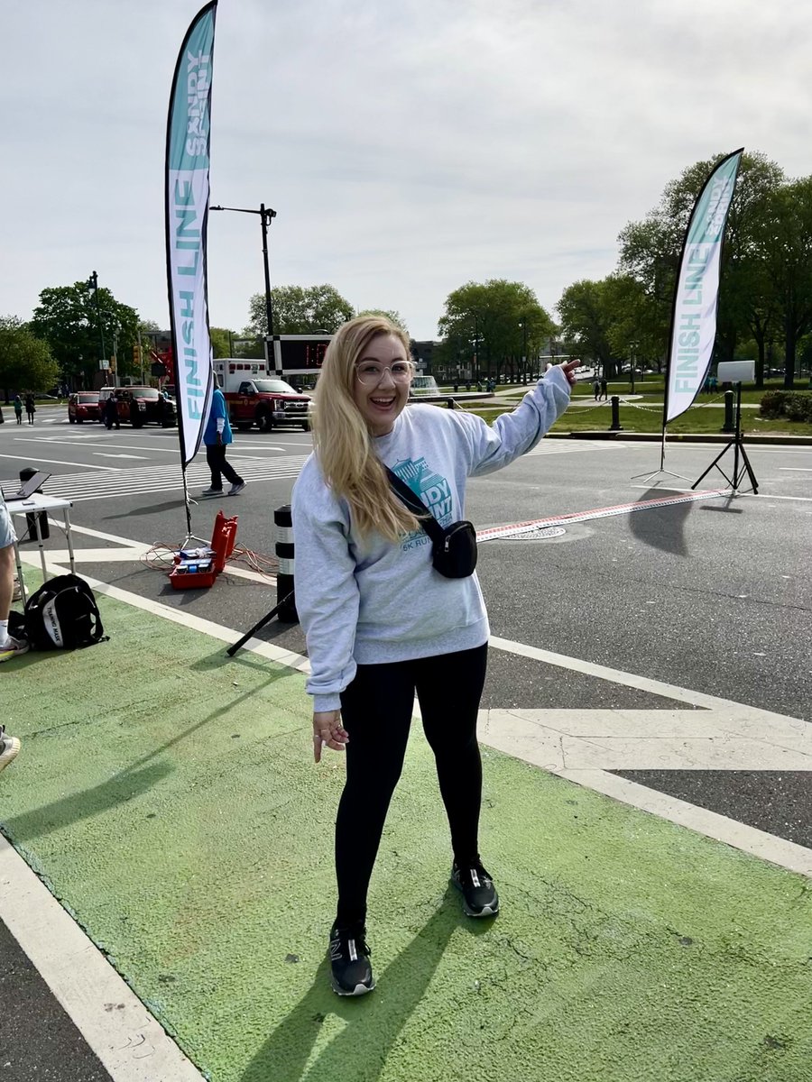 themariaeliz's tweet photo. 2023 @srocf #SandySprint is complete! 💙 My second 5k this year — but don’t worry, I walked this time (or my chiropractor would have WORDS) 😂 https://t.co/LT2WIYWTIr