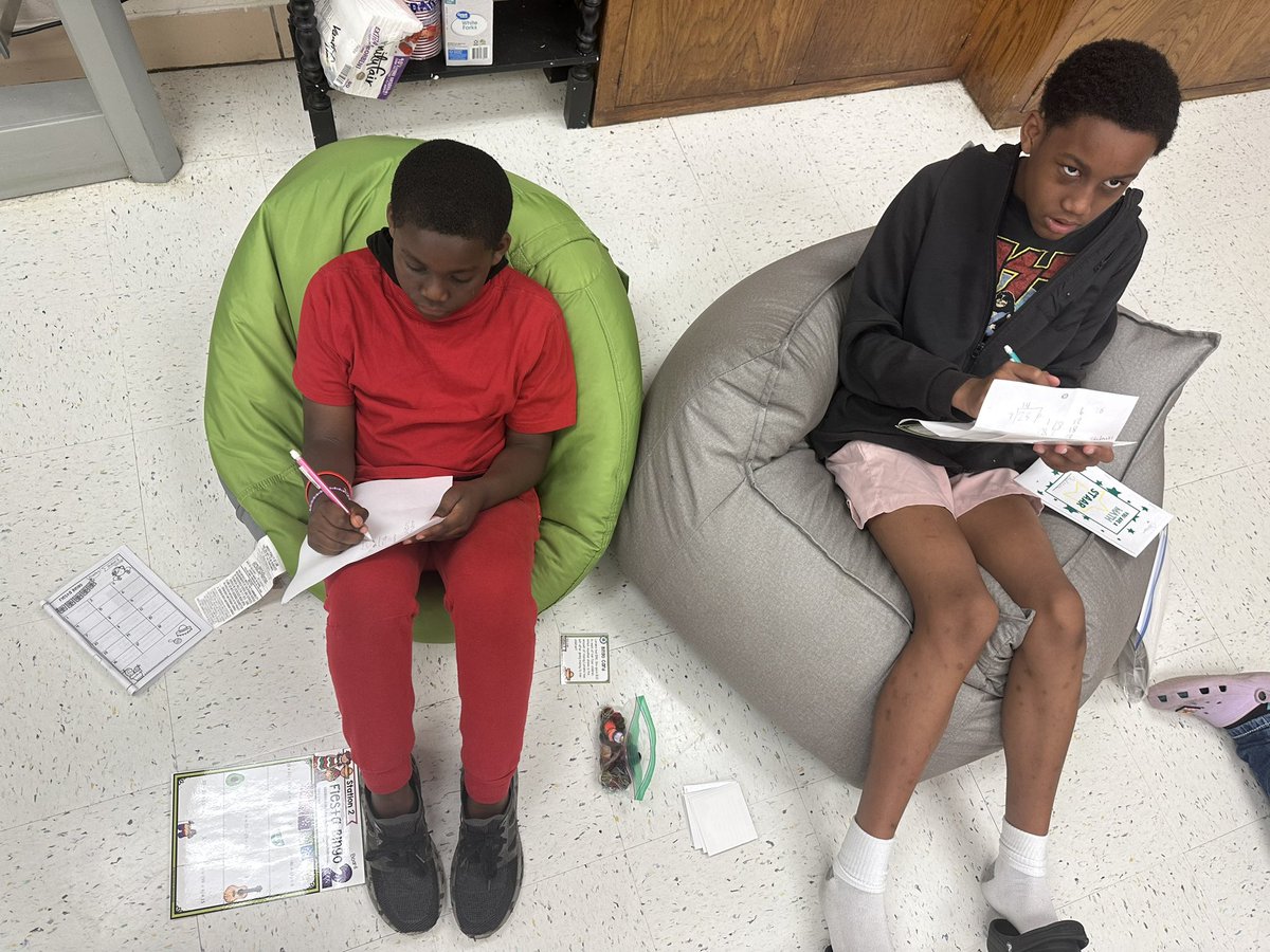 JanaeCapshaw's tweet photo. 5th grade students are engaged in math stations this morning! #LANlevelup @LANSchools @pdilley5 @rogers_buchana @JulieMorgan262 @LAComoFWISD https://t.co/bhleTd3IZB