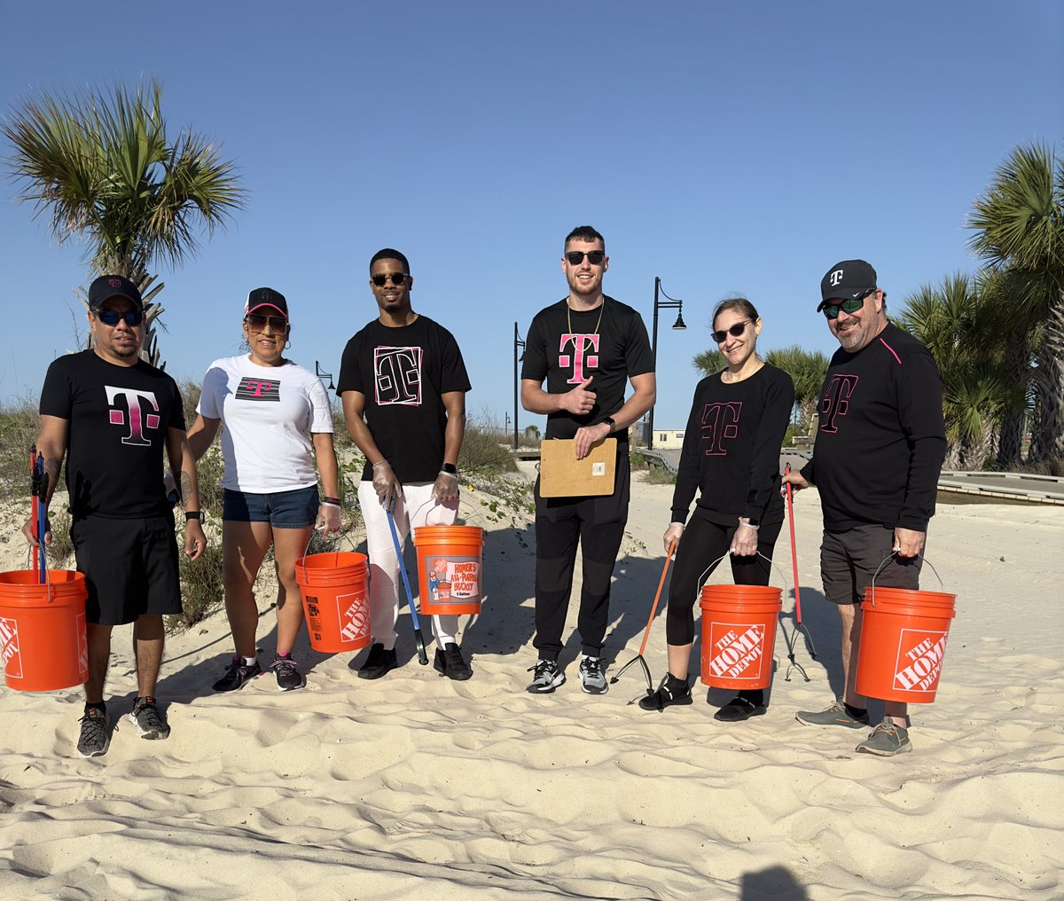 South MS GOATS, in partnership with MS Gulf Coast Cleanup, doing our part on Earth Day to keep our community beaches clean! #DontBeALitterBug #HappyEarthDay #Tmobile