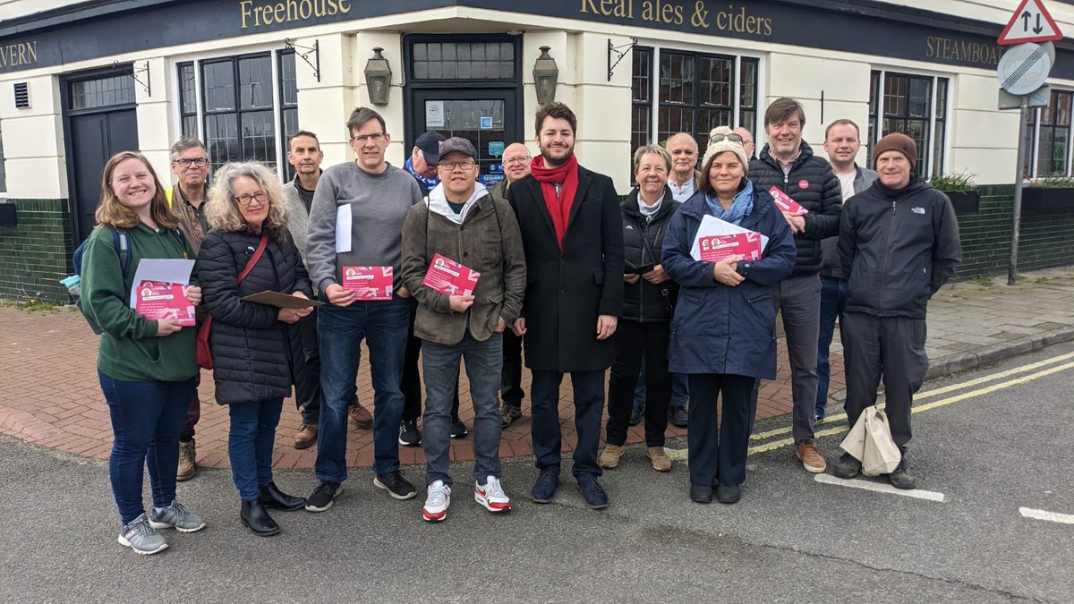 jackabbott90's tweet photo. Thank you to everyone who took the time to speak to our hard-working @IpswichLabour team today.

#Ipswich #LabourDoorstep https://t.co/Buirgim4DN
