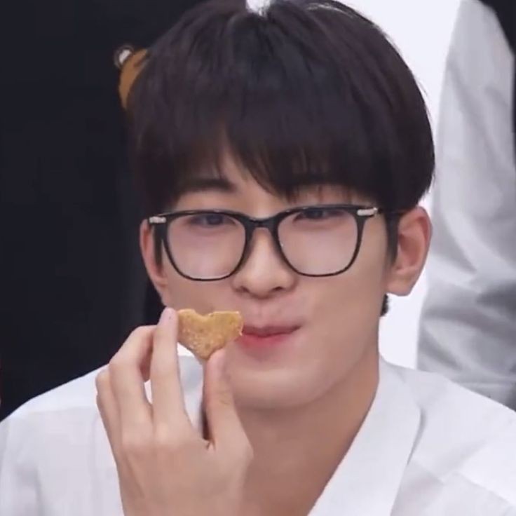 mingyusmedia's tweet photo. how does this                   turned into
                                                    this ??? https://t.co/gwiySRlKSP