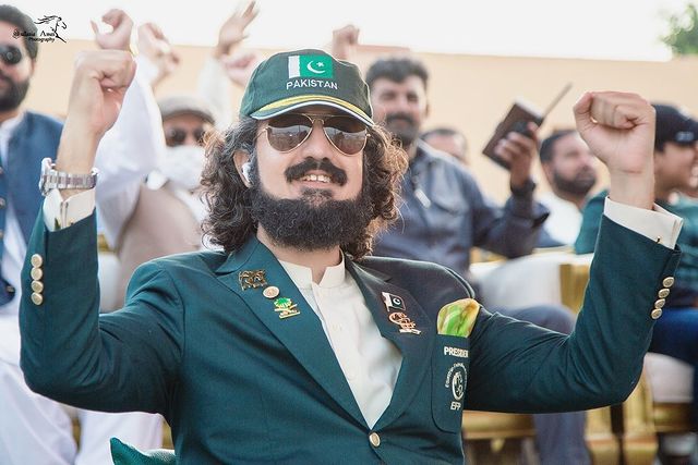 Muhamma72760324's tweet photo. After putting Pakistani motorsports on the global map, Sahibzada Sultan Muhammad Ali has created yet another opportunity for young people by inaugurating the first-ever government-sanctioned horse riding school in Punjab's Jhang District.
#HBDSahibzadaSultan422 https://t.co/NID8EQxlLF