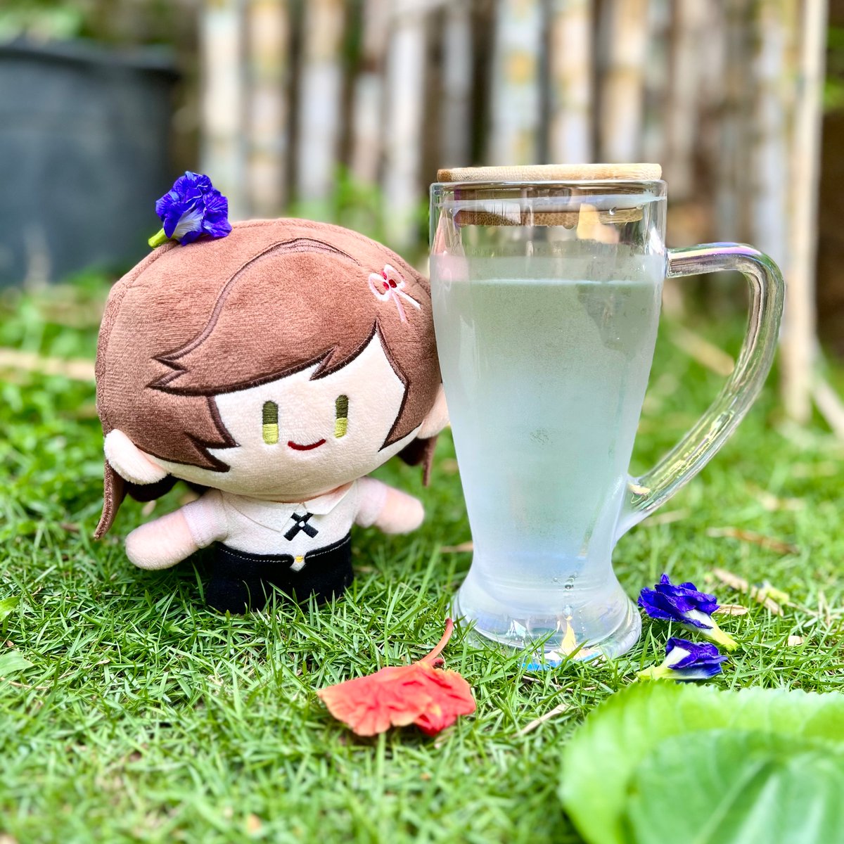 chrianne's tweet photo. A friendly reminder to stay hydrated at all times and drink lots of water 💦
#plush #dayinthelife #kawaii #rosa #qiangwei #tearsofthemis #fanmerch #plushie #hot #tearsofthemisrosa #eggoph #mihoyo #hoyoverse #philippines #kawaiiaesthetic #garden #未定事件簿 #summer #water https://t.co/wLMbUsZG55