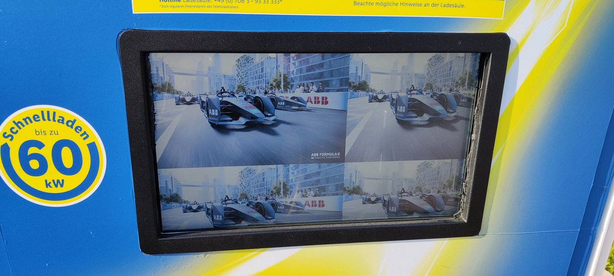 Meine Freundin dachte nun ein paar Wochen, die #LIDL #ABB #Ladestation sei außer Betrieb, weil sie einen Fehler-Screen zeigt! 🧐😅
Ist aber nur der schöne Bildschirmschoner... Allerdings trotzdem seit Wochen außer Betrieb. 😵‍💫