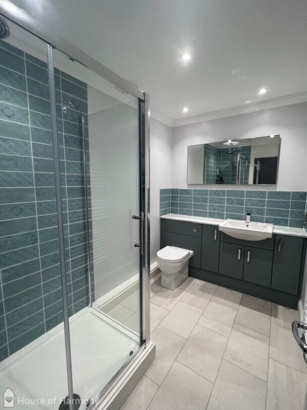 Beautiful bathroom recently designed and installed in Bury St Edmunds.  Utopia fitted furniture in Nadia door style in sea green with glacial grey carcass.  #bathroom #bathroomdesign #burystedmunds

house-of-harmony.co.uk/project/bathro…