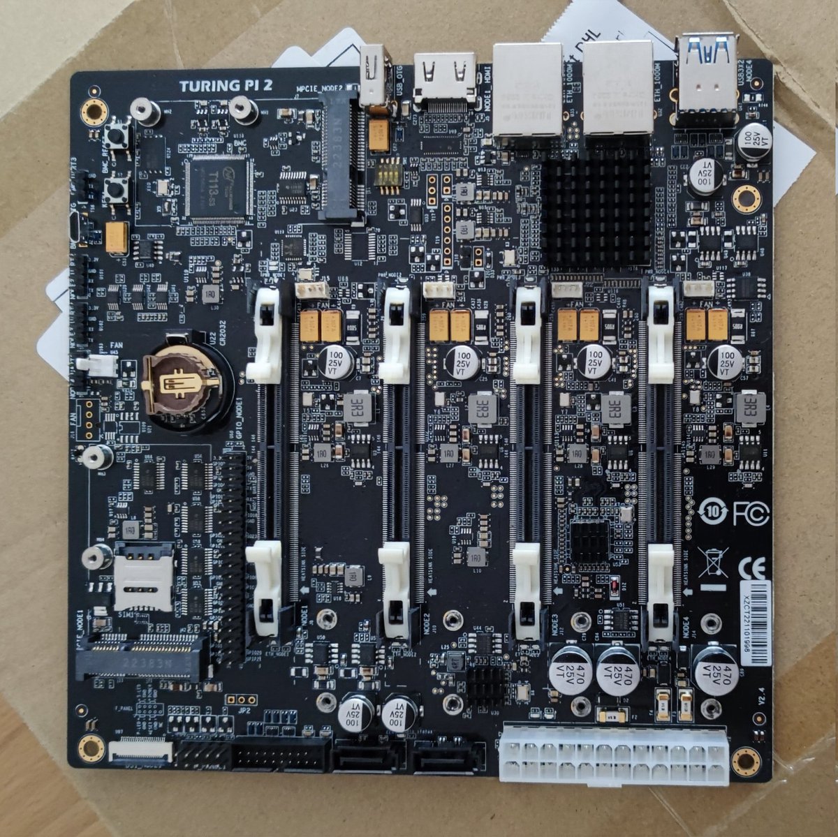 It seems the Easter Bunny came as well to my home in Germany! 

What a pleasant surprise to arrive home and find this beauty in the mailbox 😍