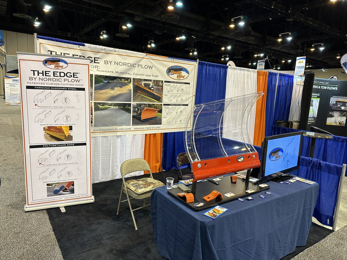 sawman268's tweet photo. Had a great time @APWATWEETS #show4snow saw some old friends and met some new ones. (Some with 4 legs) Tons of great products and equip see https://t.co/Q6FxvYF5Gt