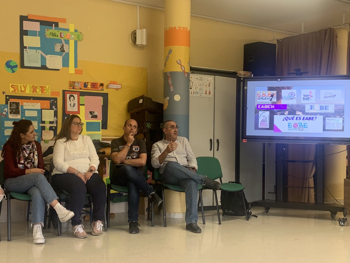 manuroca03's tweet photo. @jjmelgarejo nos cuenta sus experiencias en los #EABE como punto de partida para @EABEJaen #OpenStar @ReketePatri81 @LolaAlcantara2 @JacintoMolero @CarlosPerez81 https://t.co/TQ22SsmLCA