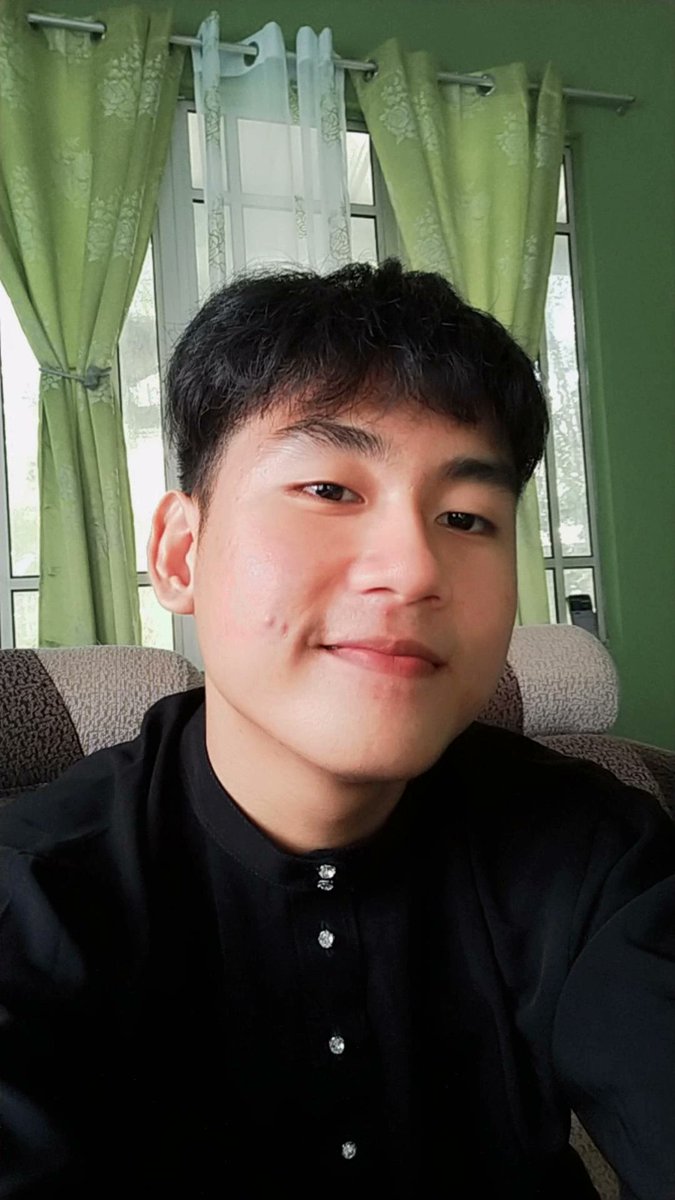 pompomapom's tweet photo. Mat ri aye korang #Raya2023 #TeamHitam https://t.co/yImnu5LUNx