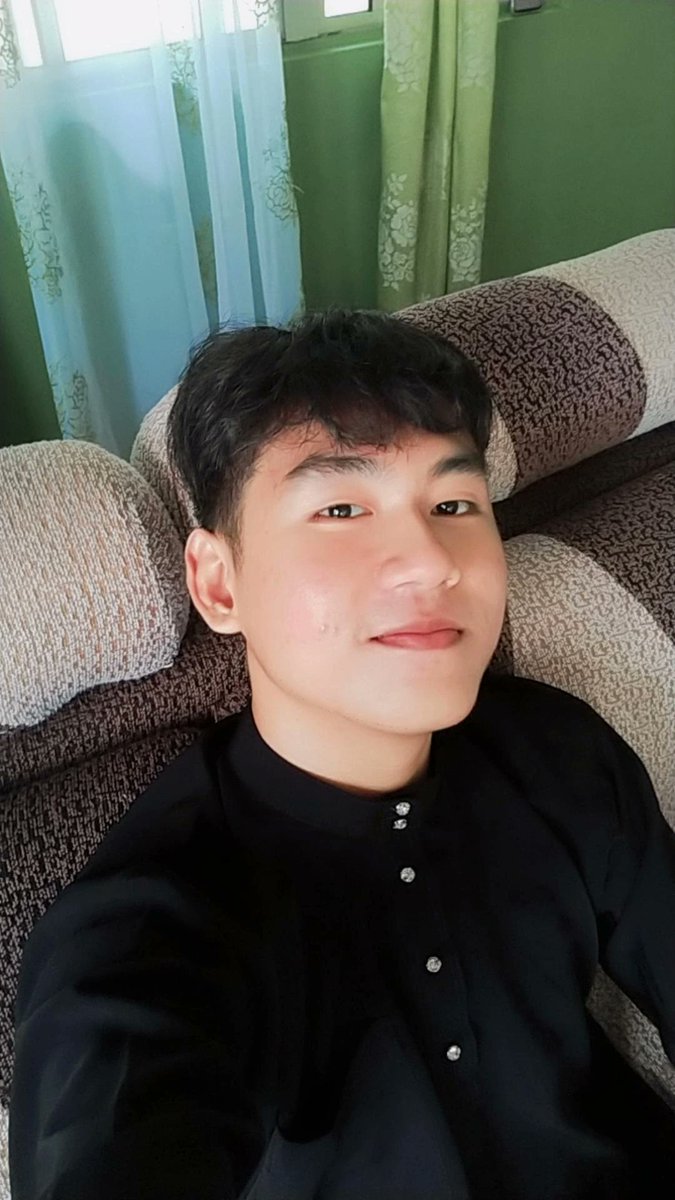 pompomapom's tweet photo. Mat ri aye korang #Raya2023 #TeamHitam https://t.co/yImnu5LUNx