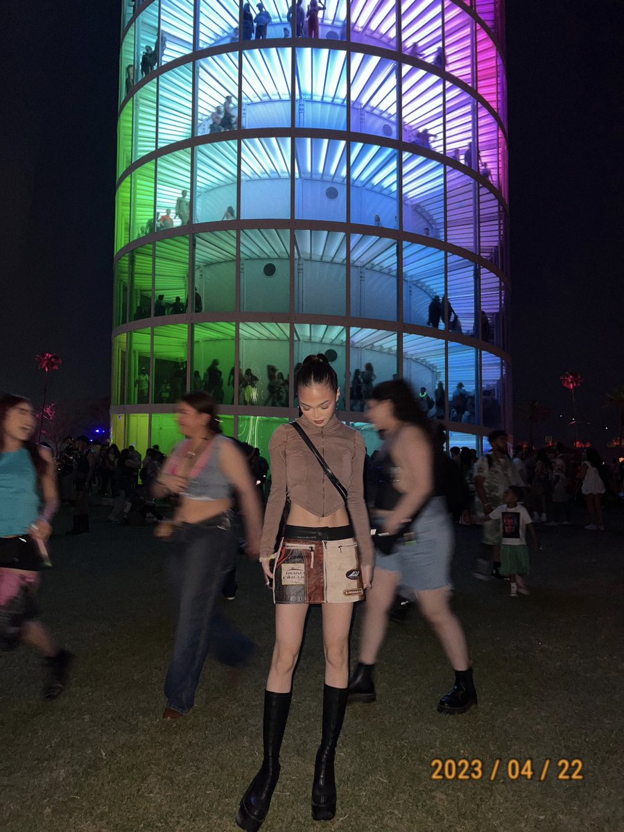 BonifacioAc's tweet photo. day 1 coachella https://t.co/LiRZiPLmLn