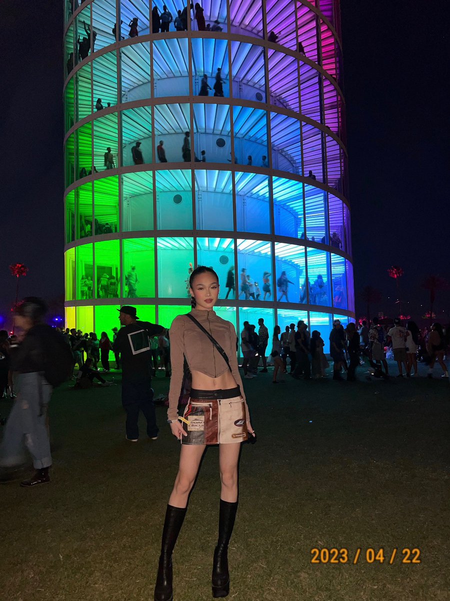 BonifacioAc's tweet photo. day 1 coachella https://t.co/LiRZiPLmLn