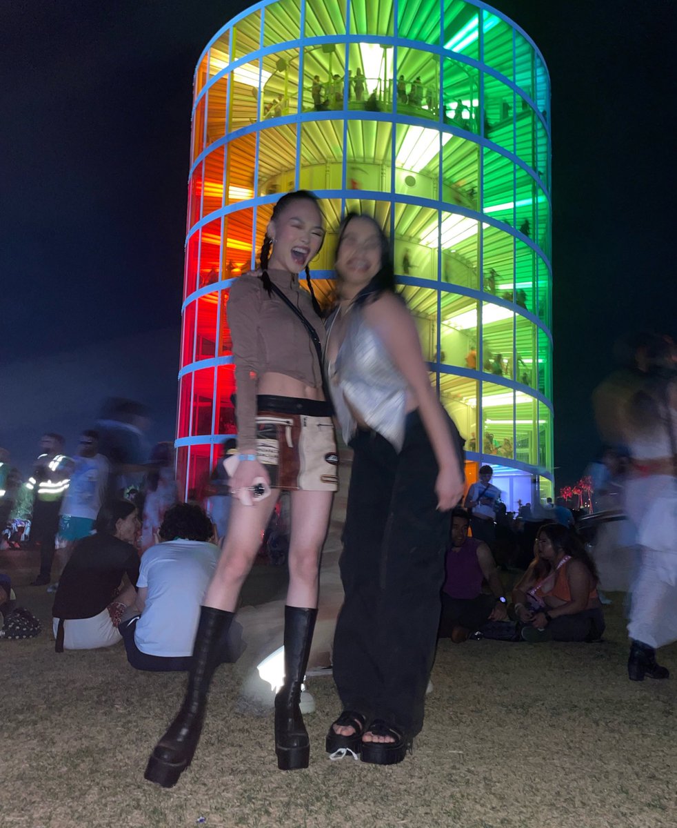 BonifacioAc's tweet photo. day 1 coachella https://t.co/LiRZiPLmLn