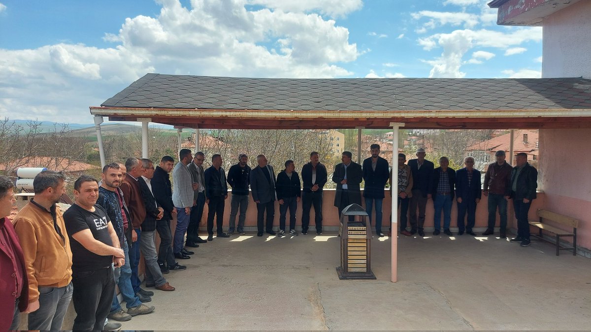 Belediye Başkanımız Remzi KILIÇDAĞI, Ramazan  Bayramında  belediye personeli ile bayramlaştı. Belediye çalışanlarının tek tek bayramını kutlayan Başkan KILIÇDAGİ, tüm personele sevdikleriyle birlikte güzel bir bayram geçirmelerini diledi